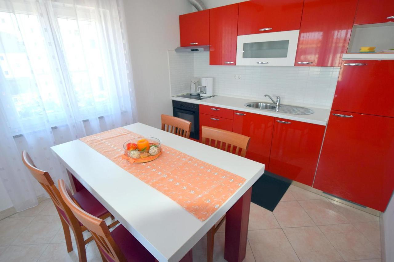 Apartments Gabrijel Malinska Buitenkant foto