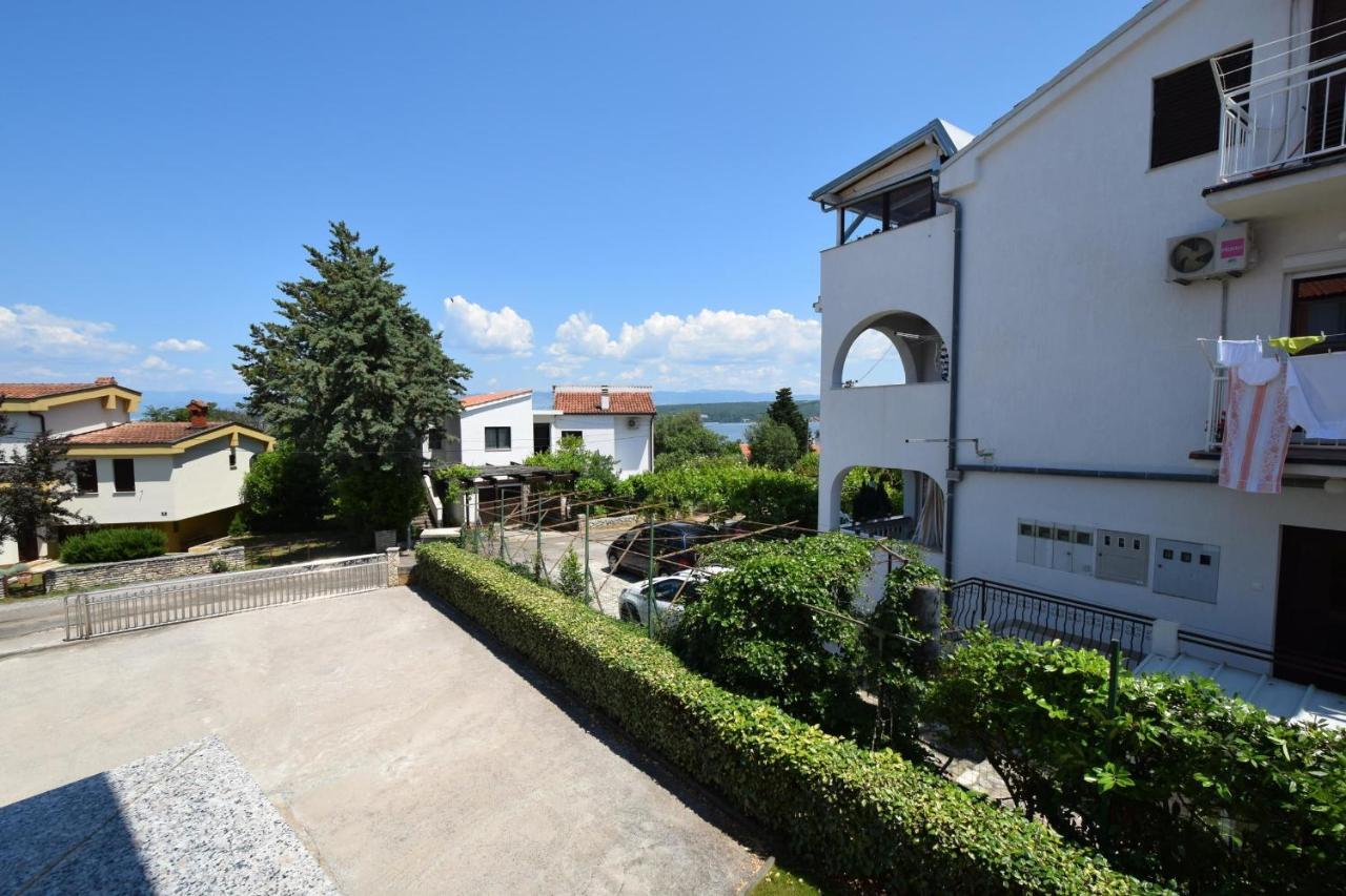 Apartments Gabrijel Malinska Buitenkant foto