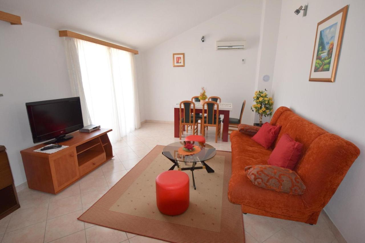 Apartments Gabrijel Malinska Buitenkant foto